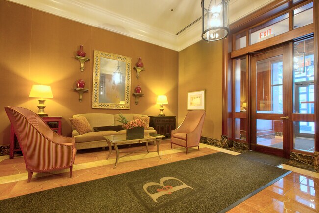 Building Photo - 57 E Delaware Pl