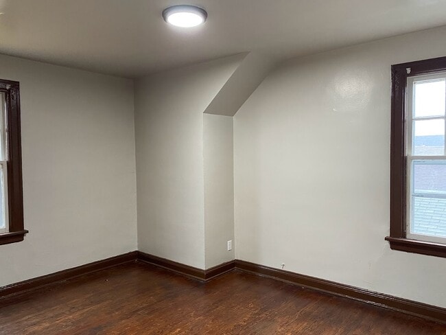 Building Photo - 4218 Edgewood Blvd