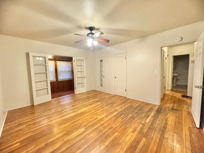 Building Photo - **Reserve for SUMMER 2026** Large house close to CSUC