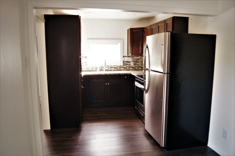 Building Photo - 1518 Huron St