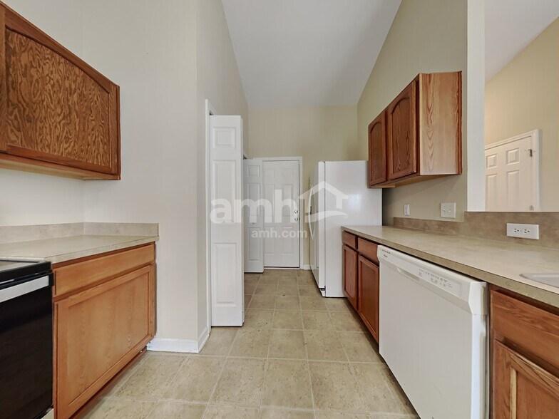 Building Photo - 425 Watershed Dr