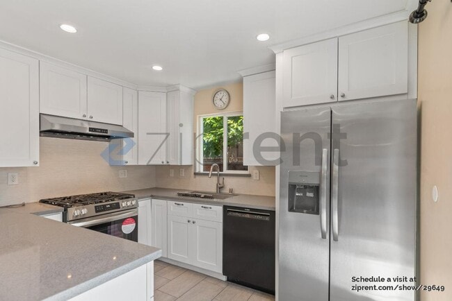 Building Photo - 2815 Draper St