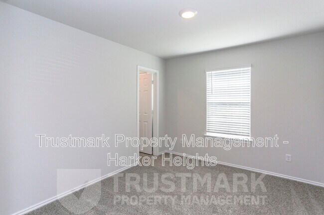 Building Photo - 1003 Cedar Trl