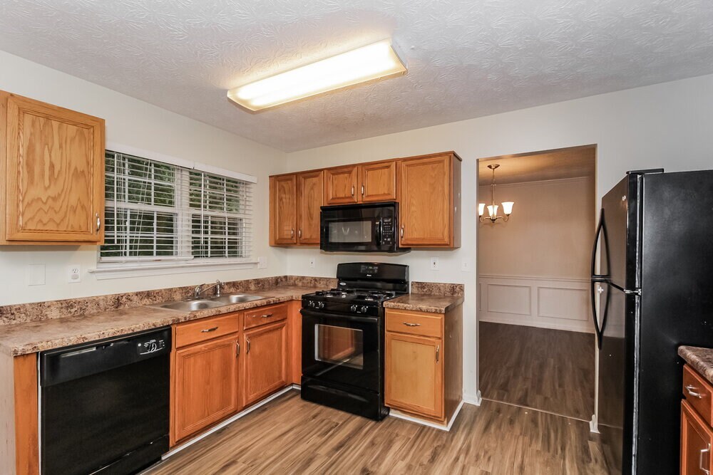Building Photo - 3410 Sandlake Dr SW