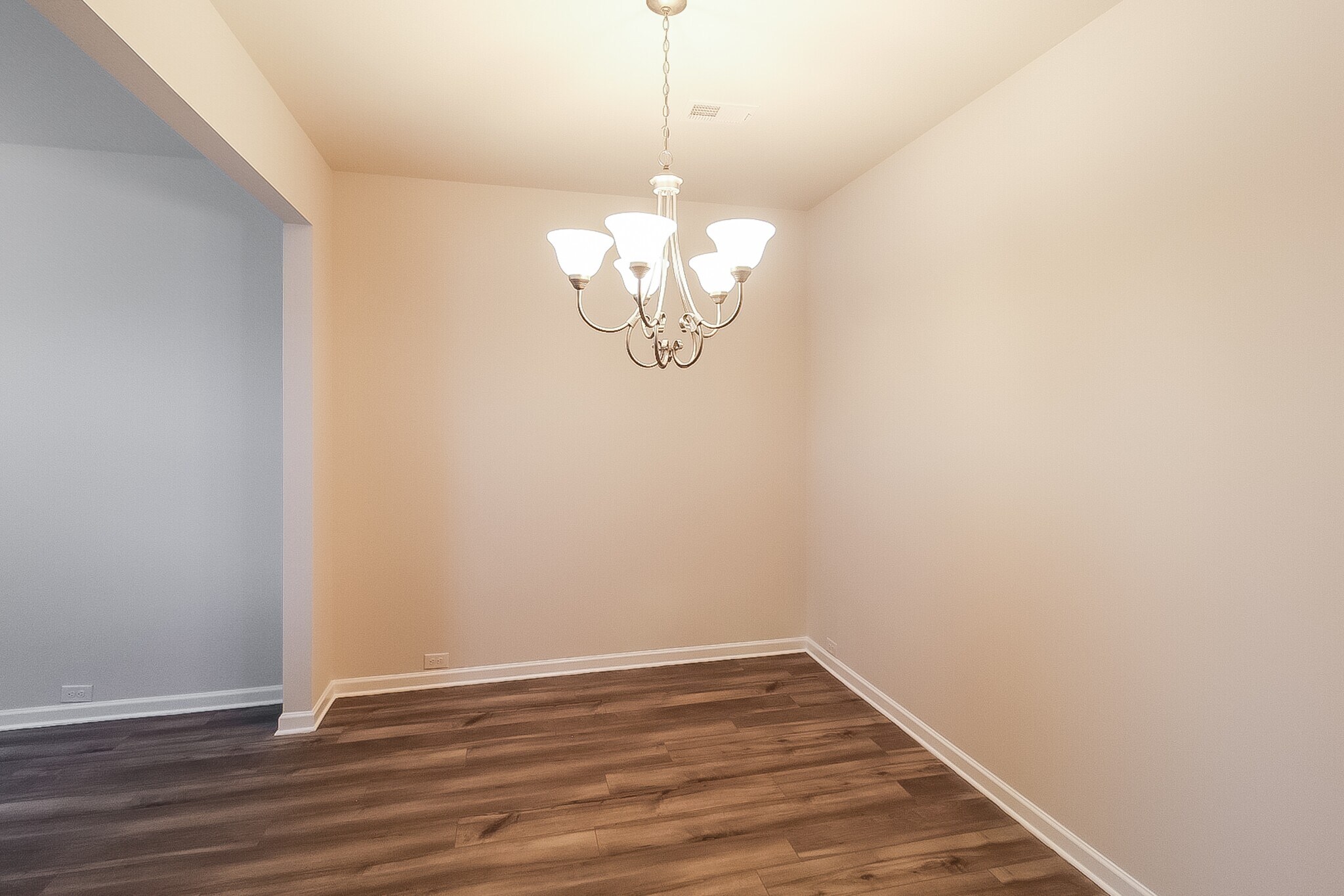 Building Photo - 2855 Saratoga Lake View