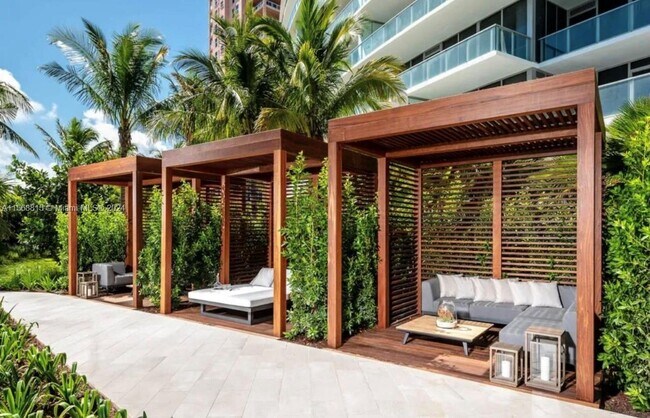Building Photo - 2200 N Ocean Blvd