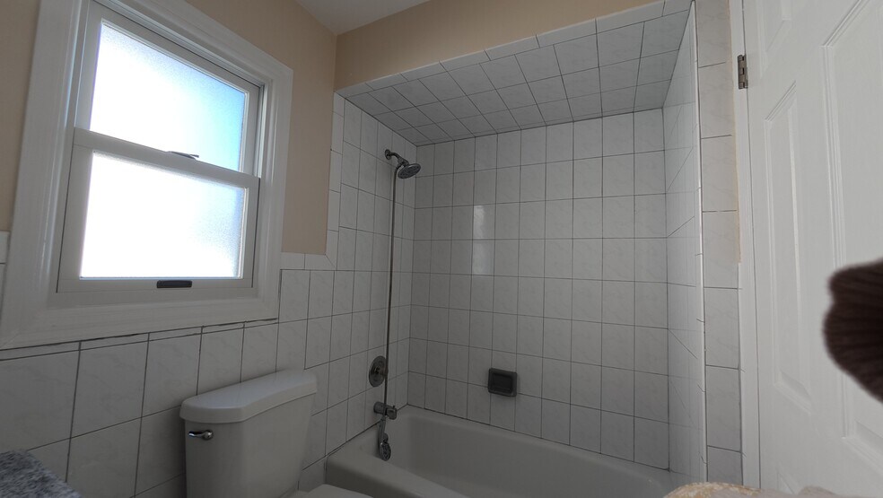 Bathroom 1 - 1302 Morris St