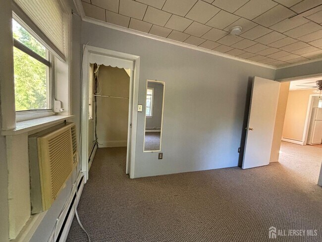 Building Photo - 296 Riva Ave