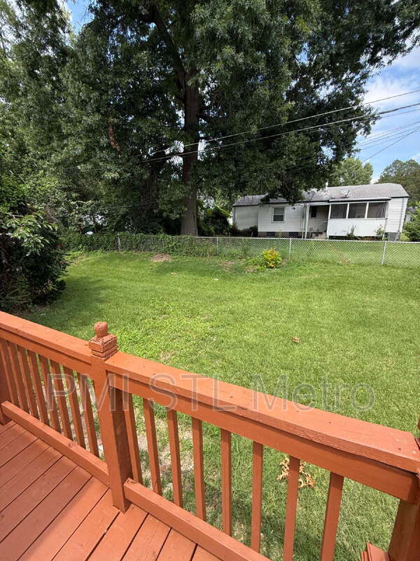 Building Photo - 1131 Darr Dr