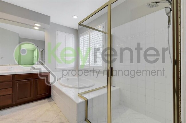 Building Photo - 6820 Cherry Ridge Cir