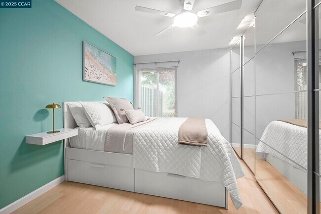 Building Photo - 2560 Walnut Blvd