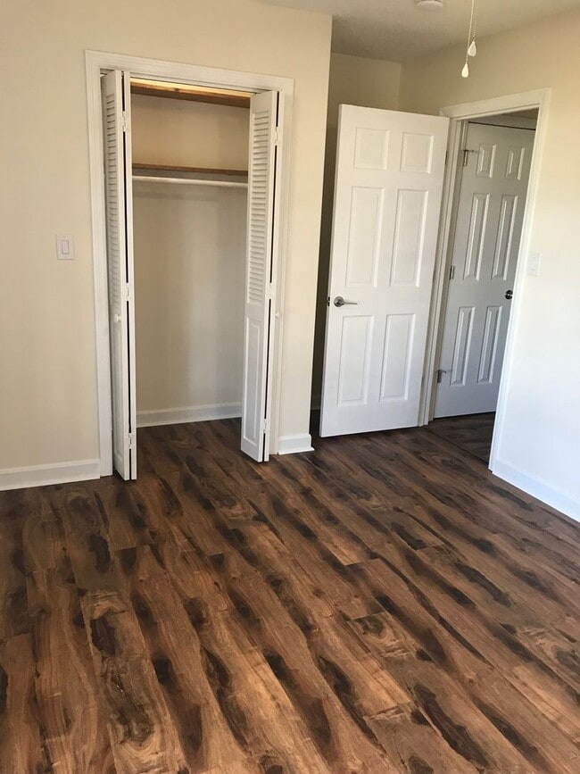 Building Photo - 112 Sycamore St