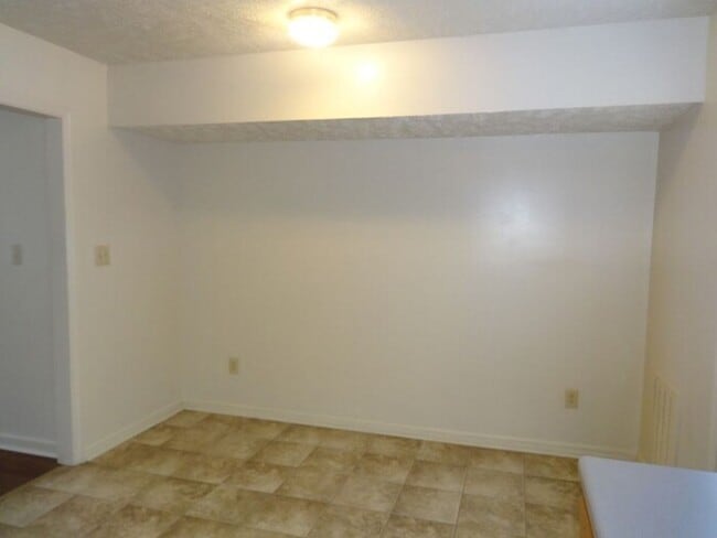 Building Photo - 925 Pedro Dr