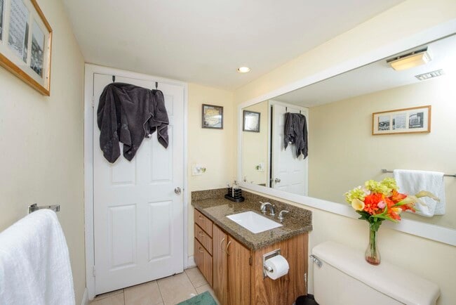 Building Photo - 3515 Village Blvd