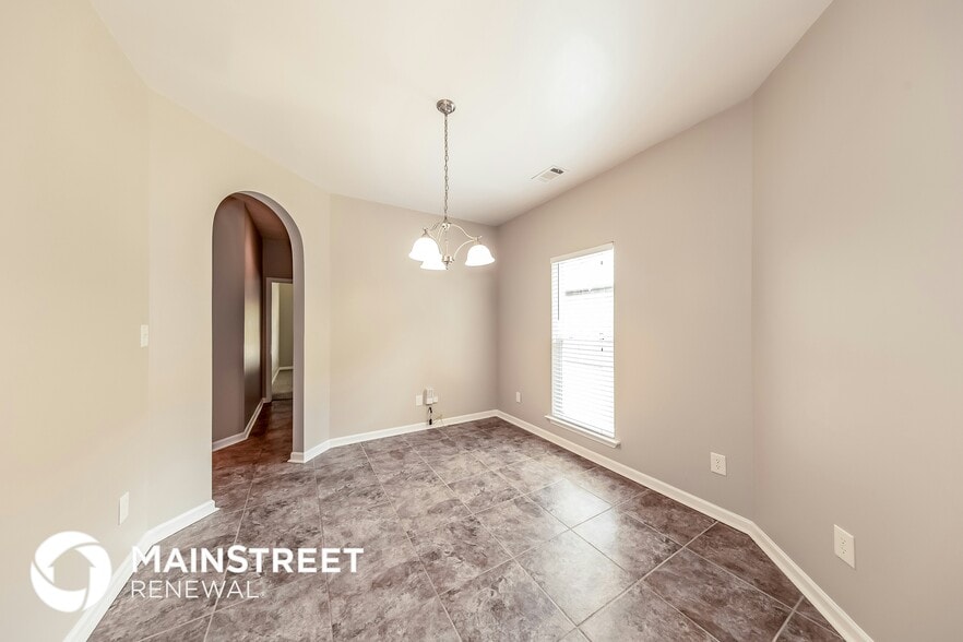 Building Photo - 12945 Woodland Park Cir