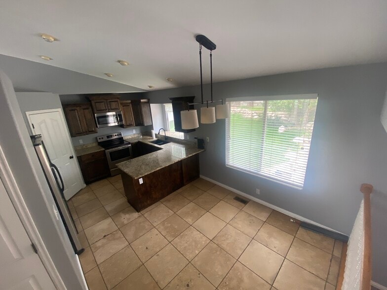 Building Photo - 987 E Blue Heron Way