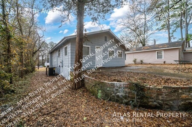 Building Photo - 1814 27th Ave N