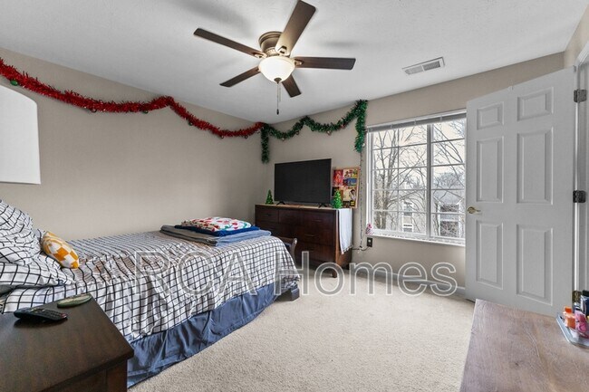 Building Photo - 8921 Hunters Creek Dr