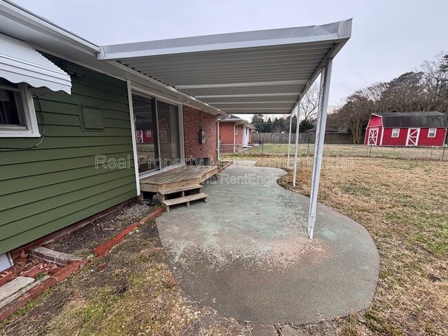 Building Photo - 47 Beaconsdale Ln