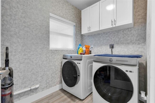 Building Photo - 13540 SW 98th Ct