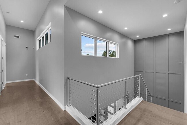 Building Photo - 3624 S Gardenia Ave