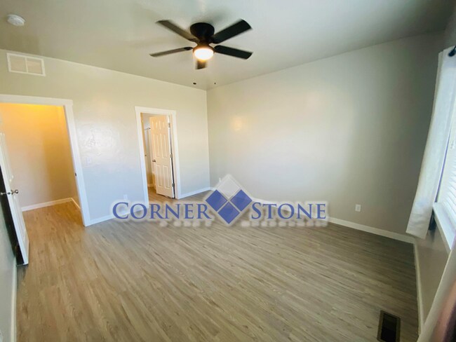 Building Photo - Like New Home in Brookdale Subdivision!
