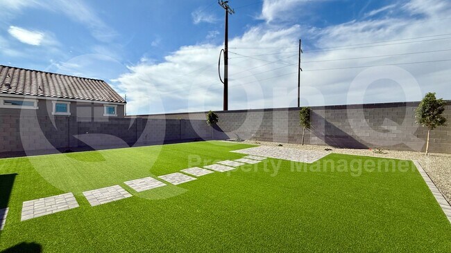 Building Photo - 24172 W Raymond St