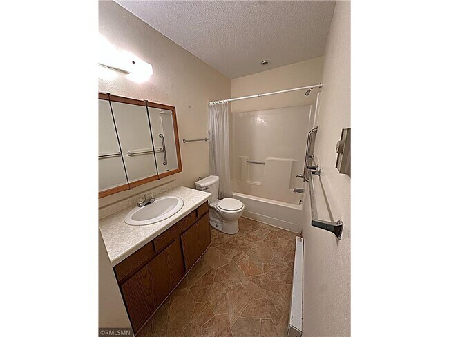 Building Photo - 1380 Heritage Dr