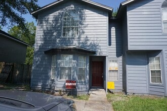 Building Photo - 3/2 Westside Townhome