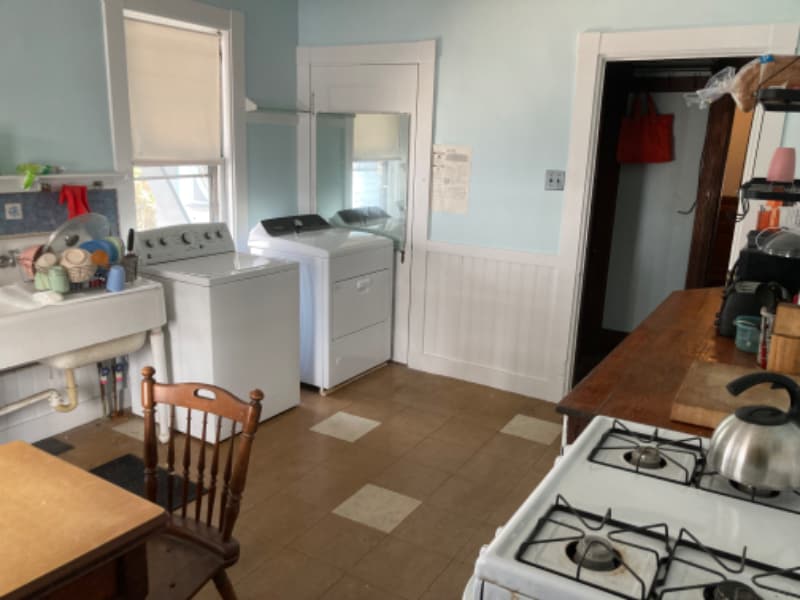 Building Photo - 2 Marlowe St