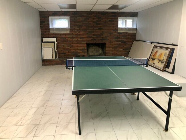 Building Photo - 15 Sycamore Rd