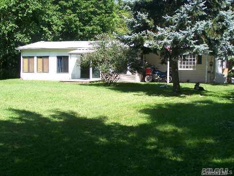 Building Photo - 542 W Broadway