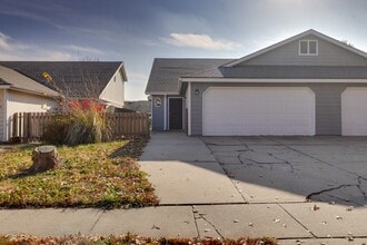 Building Photo - 4025 Overland Dr