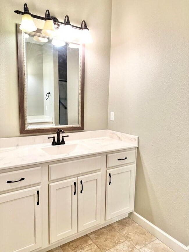 Building Photo - Duplex in Siena Estates at Branson Hills