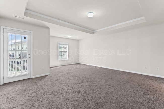 Building Photo - 385 Franklin Ln