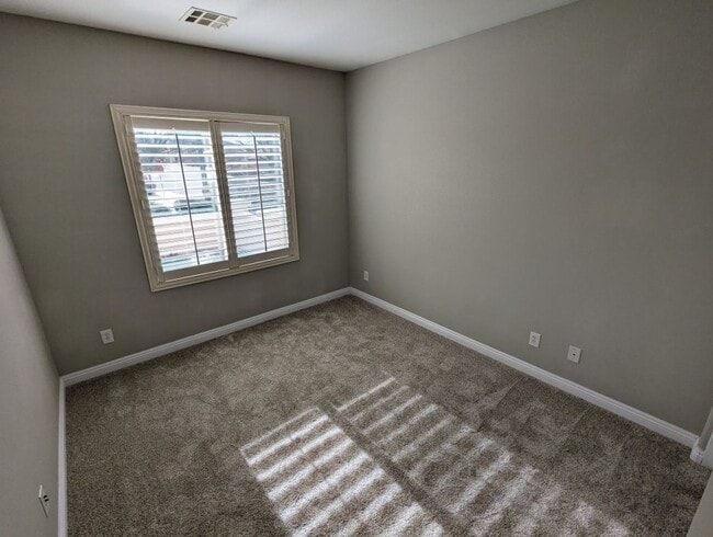 Building Photo - 2782 Lochleven Way