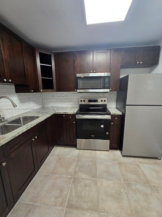 Primary Photo - 5625 W 20th Ave