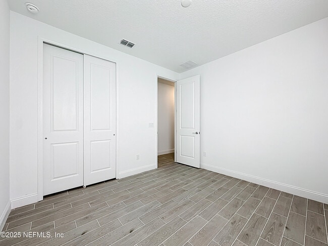 Building Photo - 289 Pentwater Rd