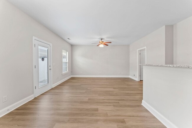 Building Photo - Spacious Townhome in Siegel School Zone – 2 Private Suites & Open Floor Plan!