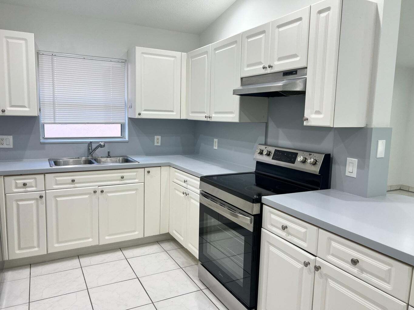 Building Photo - 1096 Staghorn St