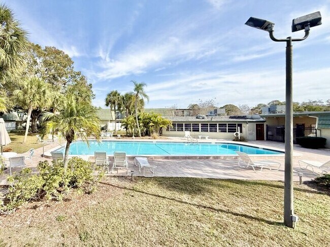 Building Photo - 1799 N Highland Ave