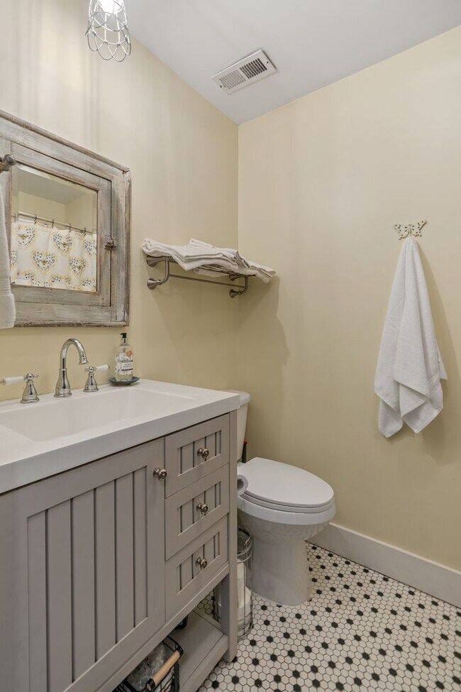 Building Photo - Park Flex Stays-MID-TERM RENTAL ONLY-Fully...