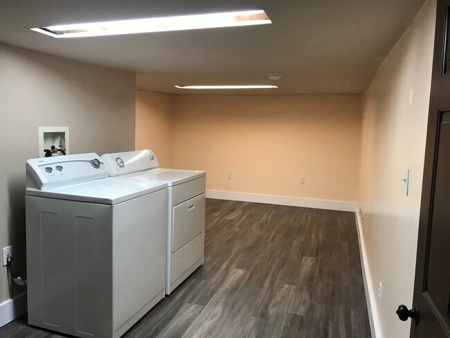 Laundry and Bonus Room - 2406 P St