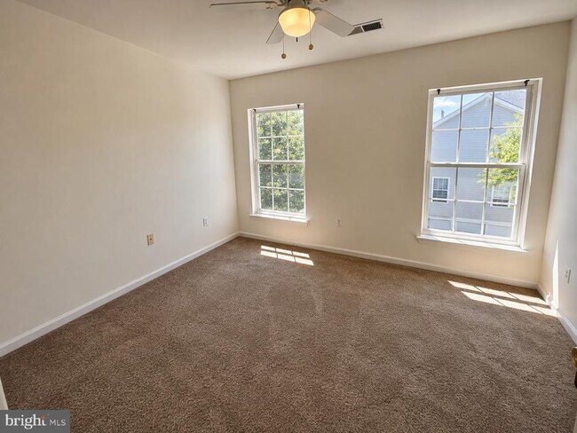 Building Photo - 8646 Royal Worcester Ln