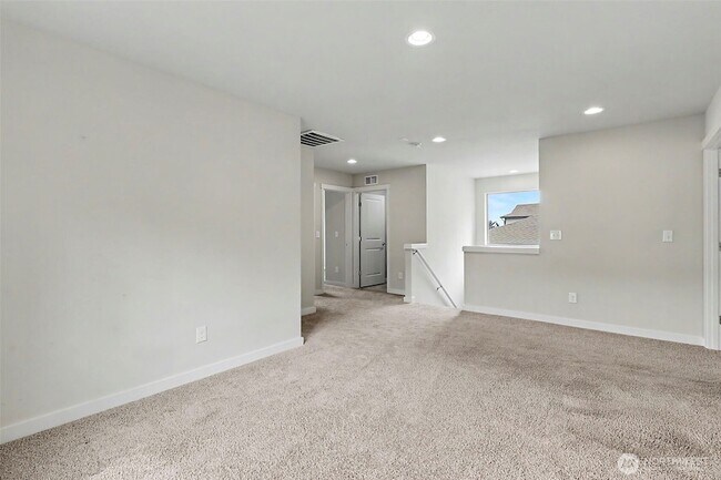 Building Photo - 348 Partlon St