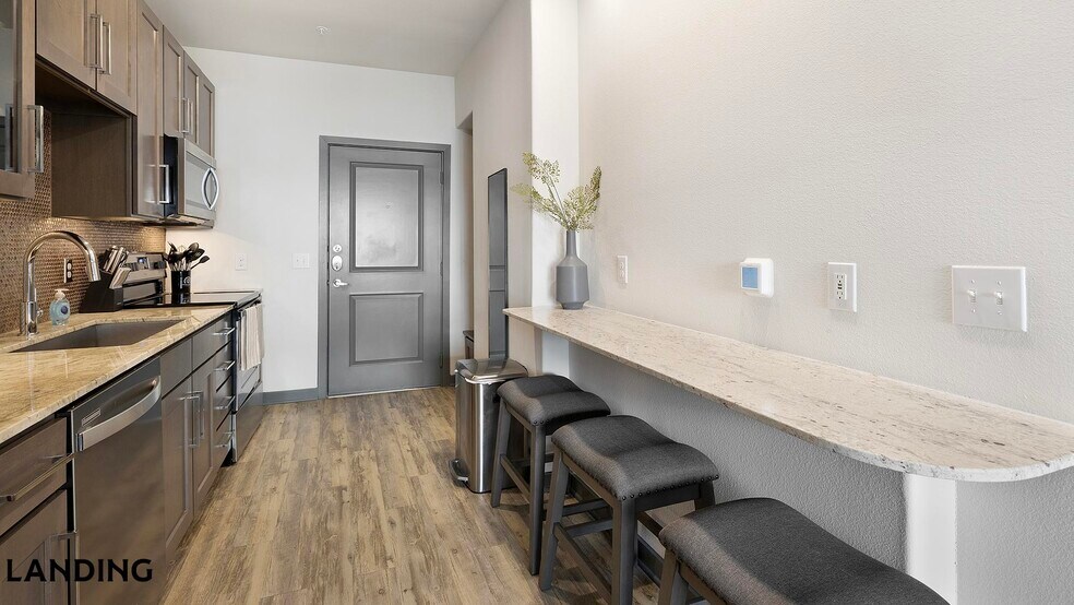 Building Photo - 3001 Crockett St