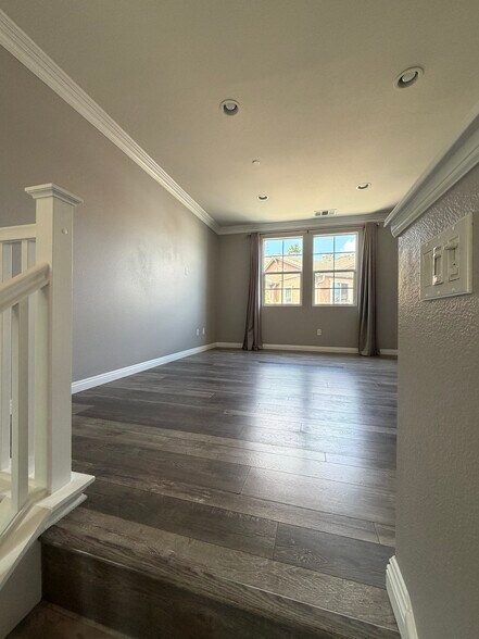 Building Photo - 16718 Nicklaus Dr
