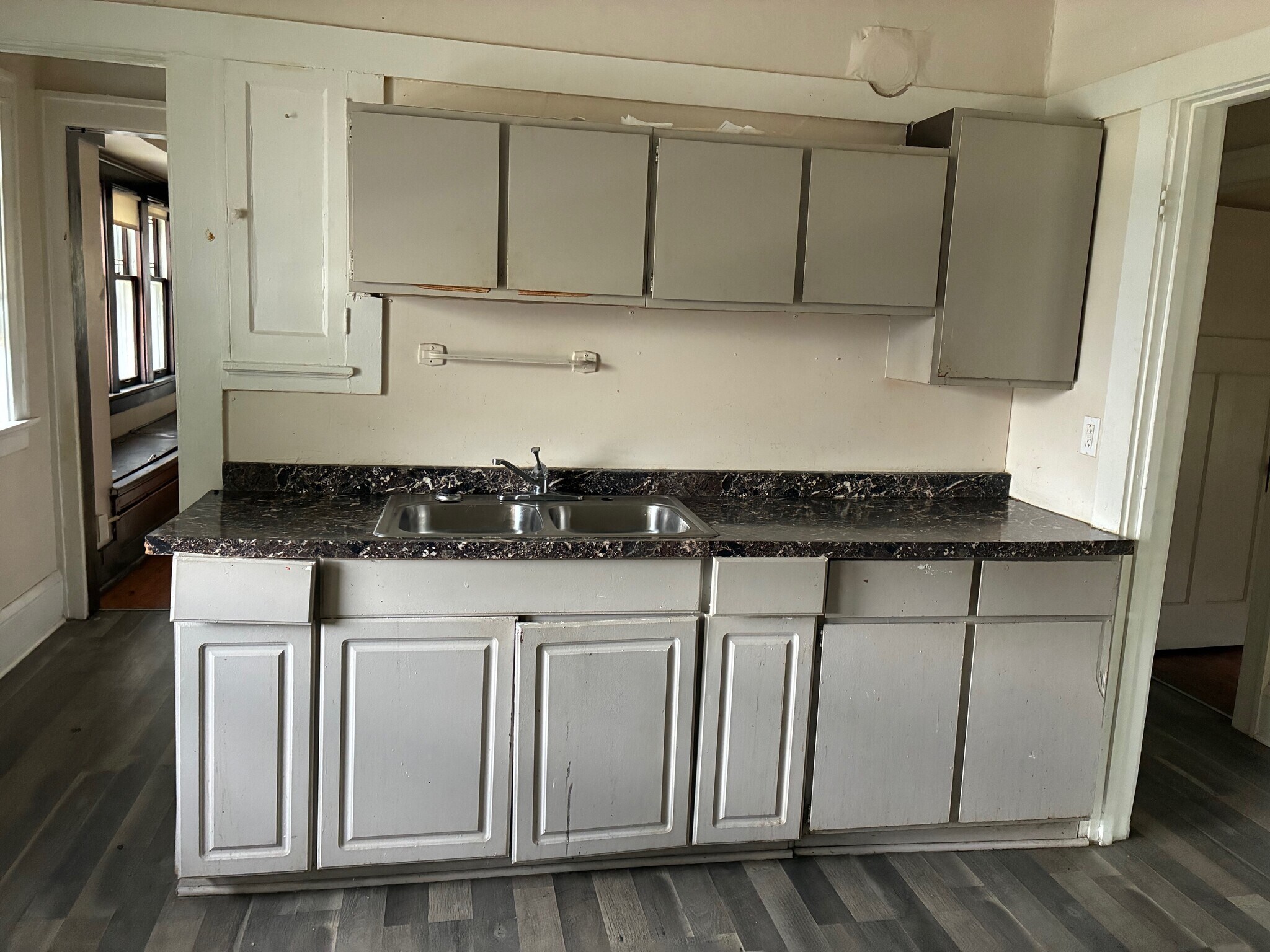 Kitchen - 3702 N 15th St