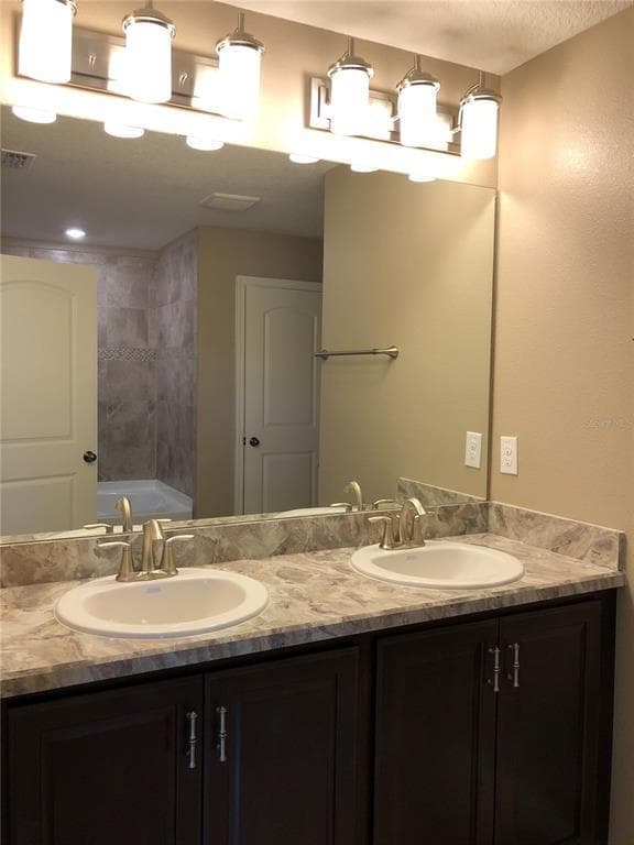 Building Photo - 8919 Reserve Manor Dr