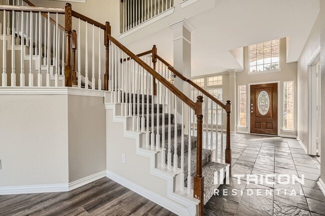 Building Photo - 3817 Basswood Ln